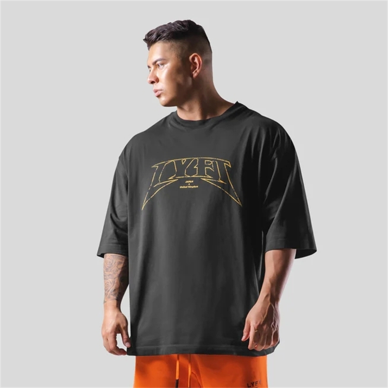 Street Fashion Shanghai - LYFT 特大トレーニングメンズ Tシャツデザインレタープリント Tシャツ男性用ルーズファッションスポーツストリートカジュアル ClothesTees トップス