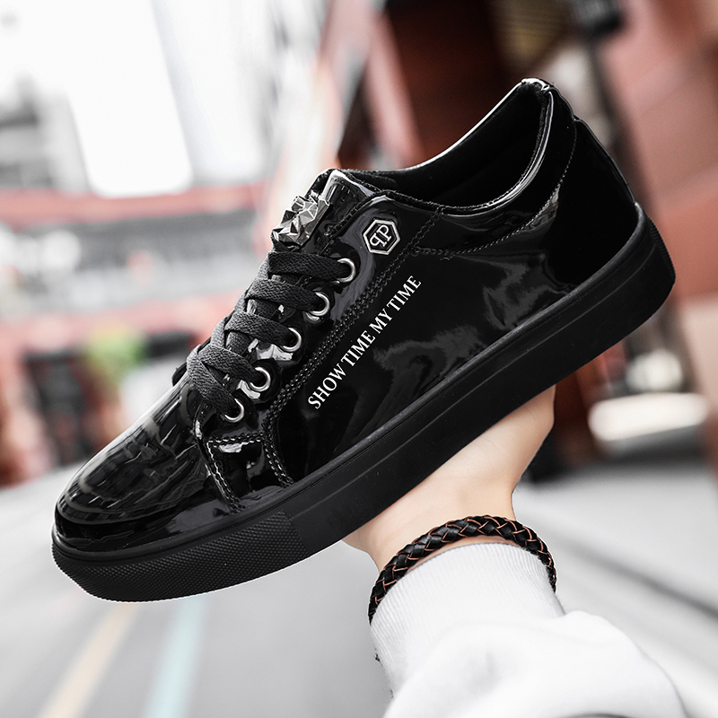高級メンズカジュアルスニーカー、ブルーの光沢のあるファッショ - Street Fashion Walk のレビューと価格