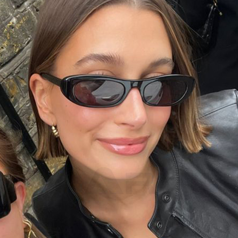 女性のレトロオーバルサングラスブラックスモールフレームファッ - Street Fashion Glasses のレビューと価格