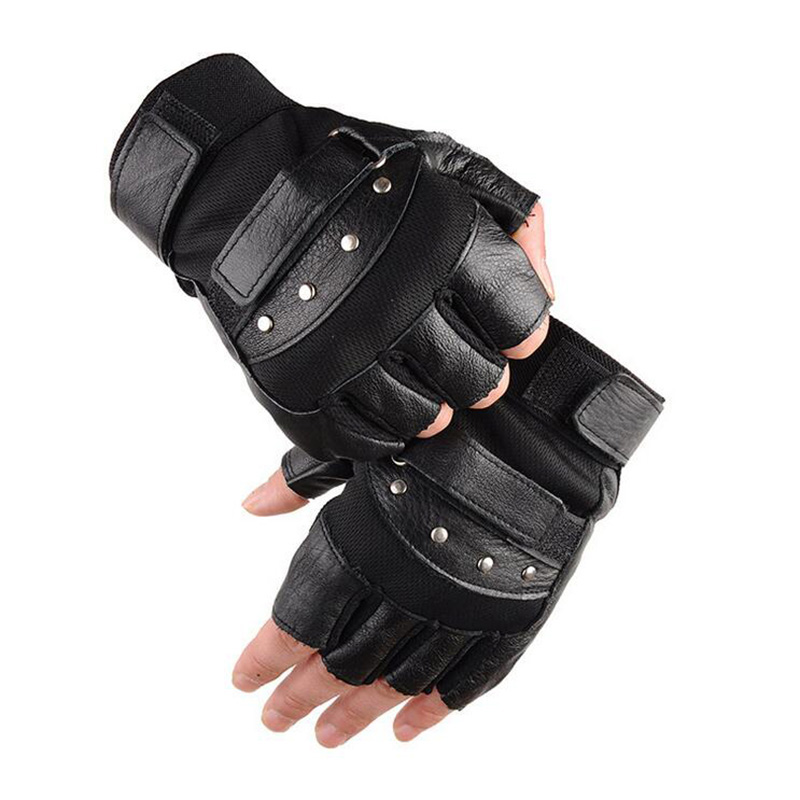 ハーフフィンガーレザーフィットネスグローブ,ブラックリベット - Street Fashion Gloves のレビューと価格