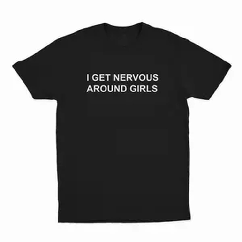 2026年新作「女の子の前では緊張する」Tシャツ、男女兼用ユ - Street Fashion Usa のレビューと価格